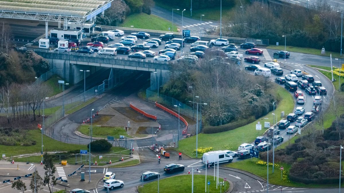 Britská policie na několik hodin zavřela terminál u Eurotunelu